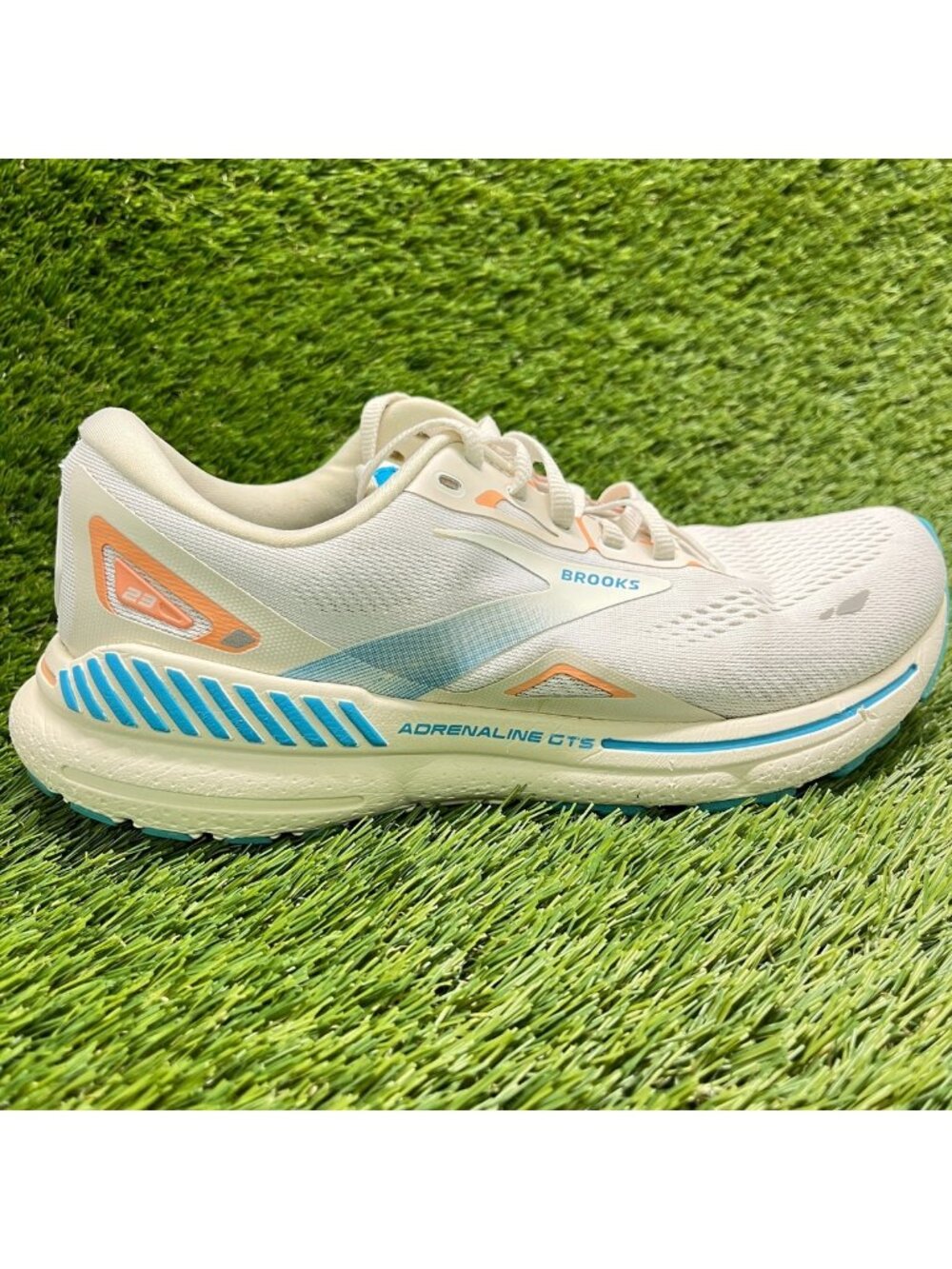 Brooks Adrenaline GTS 23 Womens Size 8.5 Ivory Athletic Running Shoes Sneakers